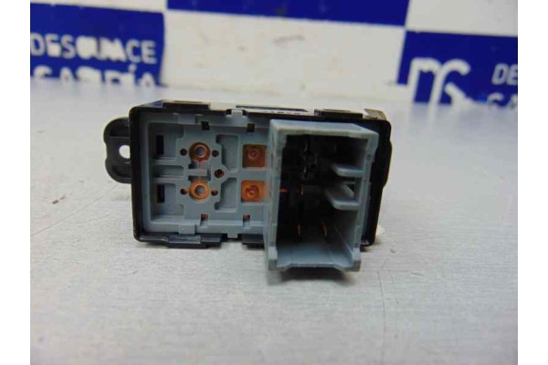 85850-35000 MANDO ELEVALUNAS TRASERO IZQUIERDO SSANGYONG TIVOLI Limited 4x2 2017 85850-35000 177966 SSANGYONG - 4