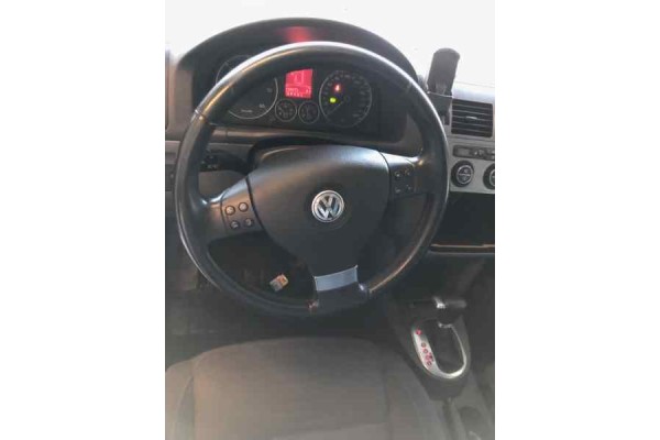VOLKSWAGEN TOURAN (1T2) Advance