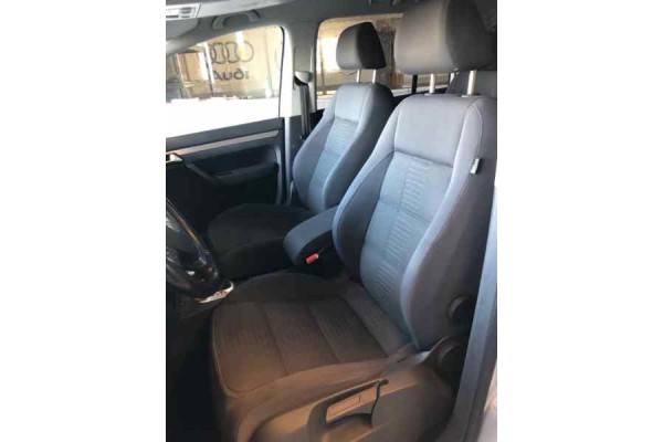 VOLKSWAGEN TOURAN (1T2) Advance