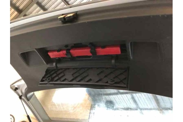 VOLKSWAGEN TOURAN (1T2) Advance