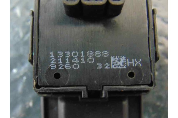 13301888 MANDO ELEVALUNAS TRASERO IZQUIERDO OPEL INSIGNIA SPORTS TOURER Sport 2009 13301888 179321 OPEL - 1