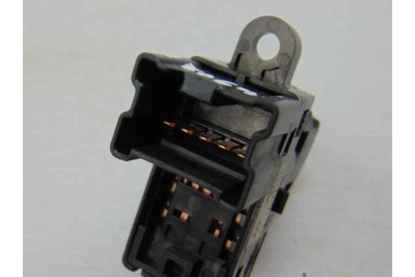 254111KL5A MANDO ELEVALUNAS TRASERO DERECHO NISSAN JUKE (F15E) Acenta 2013 254111KL5A 180645 NISSAN - 1