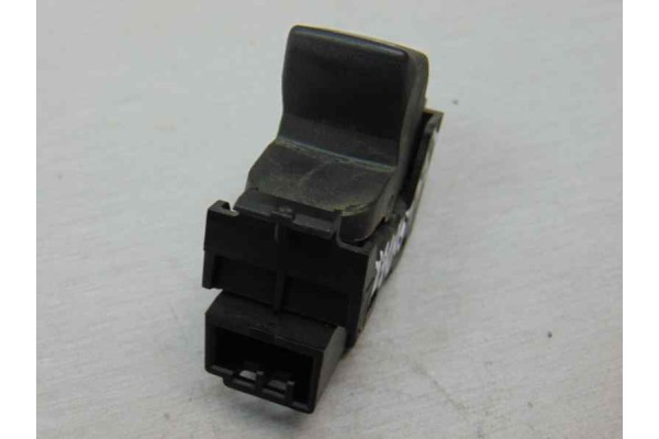 6W83-14717-AB MANDO ELEVALUNAS TRASERO DERECHO LAND ROVER FREELANDER (LR2) TD4 HSE 2007 6W83-14717-AB 180756 LAND ROVER - 4