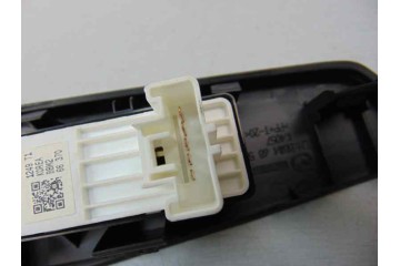 MANDO ELEVALUNAS TRASERO IZQUIERDO MAZDA 3 BERLINA (BL)