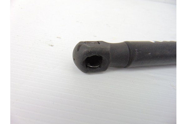 6R6827550A  AMORTIGUADORES MALETERO / PORTON VOLKSWAGEN POLO V (6R1) Advance 2012 6R6827550A 188886 VOLKSWAGEN - 1