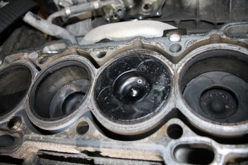 VOLVO V70 S80 XC70 XC60 ENGINE BOTTOM BLOCK D5244T4 D5244T5 Engine type diesel