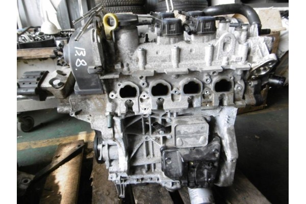 Motor de gasolina VW Passat B8 1.4 TSI CZE 04E103023DA
