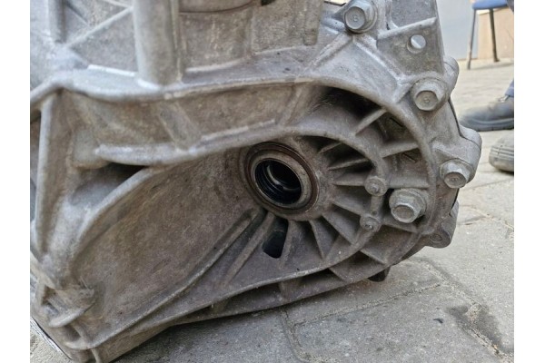 KIA SPORTAGE IV 4 TUCSON III 3 1 6 CRDI AUTOMATIC GEARBOX M89U M89UJD Part manufacturer Kia OE