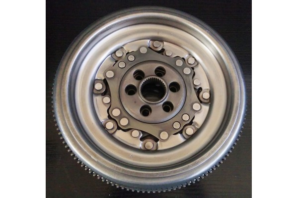 LUK DUAL MASS WHEEL MITSUBISHI LANCER GRANDIS 2 0 DI D 05 Catalog number of substitutes AISIN FDM 904 ASHIKA 91 05 506 EXEDY MBF