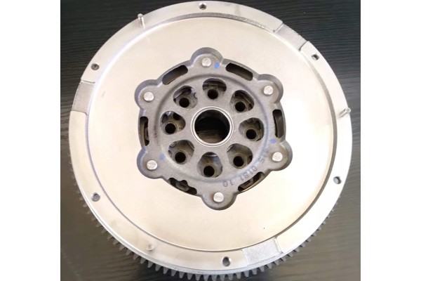 LUK DUAL MASS WHEEL MITSUBISHI LANCER GRANDIS 2 0 DI D 05 Wheel type dual mass flywheel