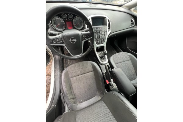 OPEL ASTRA J SPORTS TOURER Sport