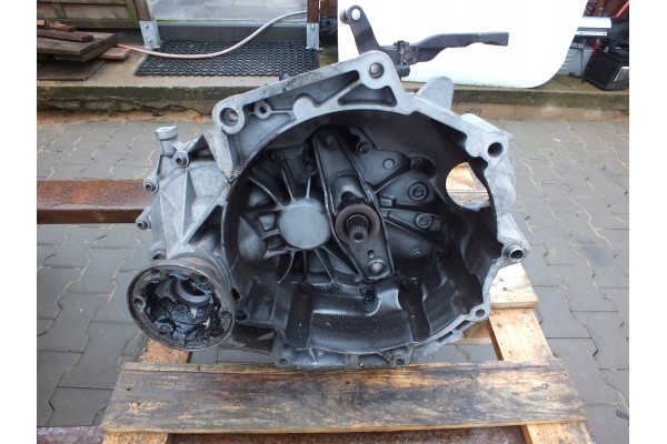 VW GOLF V TOURAN A3 8P 1 6 8V GEARBOX LVN