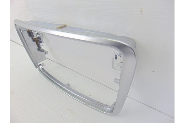 A1766890018 MOLDURAS DELANTERAS MERCEDES-BENZ CLASE A (BM 176)