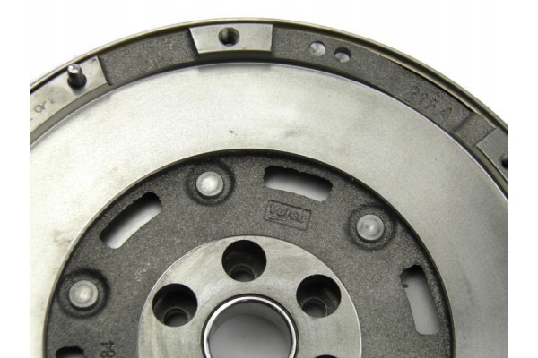 TWO MASS WHEEL CITROEN C4 PICASSO C5 III DS5 PEUGEOT 3008 508 1 6 HDI VALEO Catalog number of the part 836047