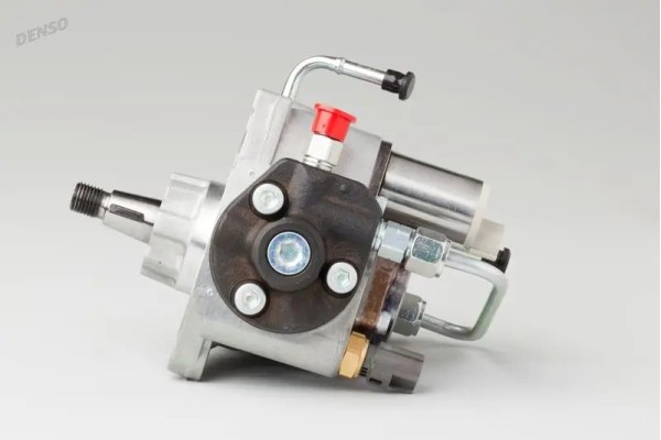 HIGH PRESSURE PUMP DCRP300370 DENSO NISSAN Packaging status original
