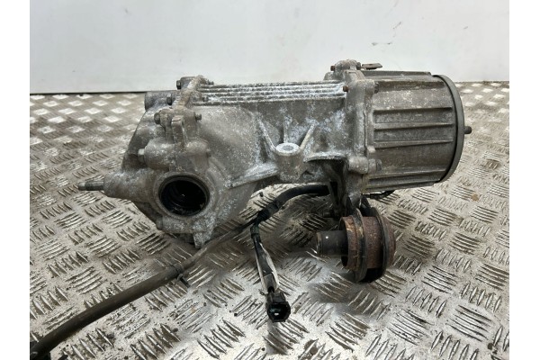 Rear differential Nissan Rogue 383004BF0A Part manufacturer Nissan OE