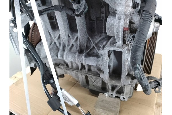 ENGINE PEUGEOT 208 HM01 10B217 1 2 VTI Car type passenger cars