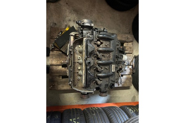 Engine Vivaro Trafic 2 5dci g9u broken injection Car type cargo vans RVs passenger cars