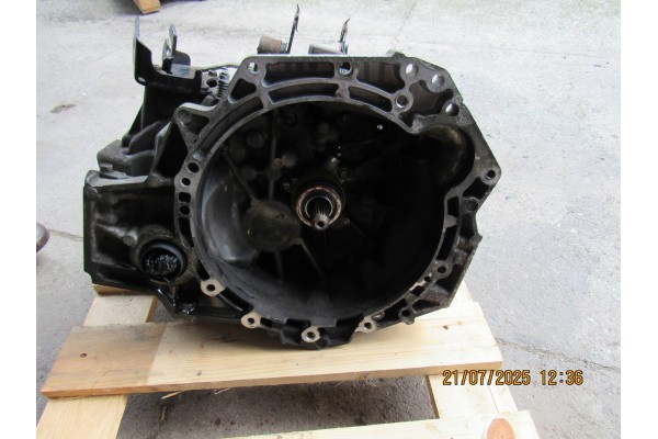 GEARBOX COROLLA E15 YARIS AURIS 1 4D4D 90KM 6 GEARS 31115 0D100 Catalog number of the part SKRZYNIA BIEGOW COROLLA E15 YARIS AUR