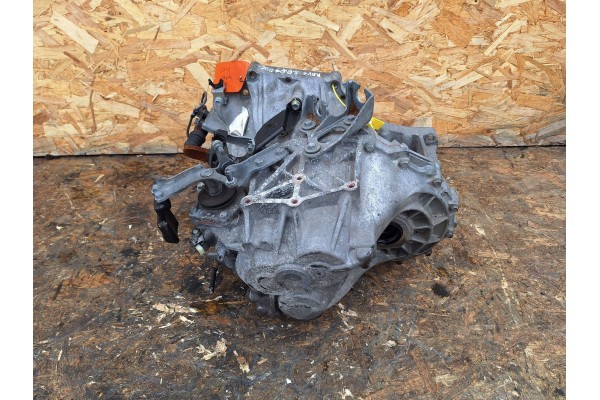 GEARBOX TOYOTA RAV4 III 06 12 2 2 D4D D CAT 4x4 140000km Car type 4x4 SUV