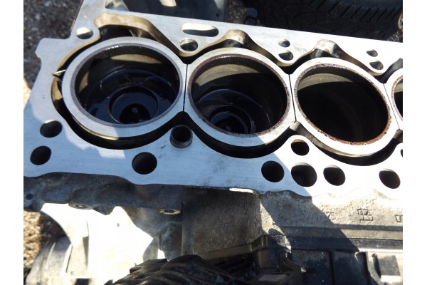 VOLVO XC70 XC60 V70 III ENGINE 2 4 D Engine type diesel