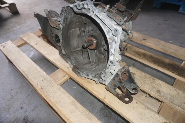 TOYOTA AURIS AND E15 TRANSMISSION 1 33B 6SPEED 3030002160 EC60 Car type passenger cars