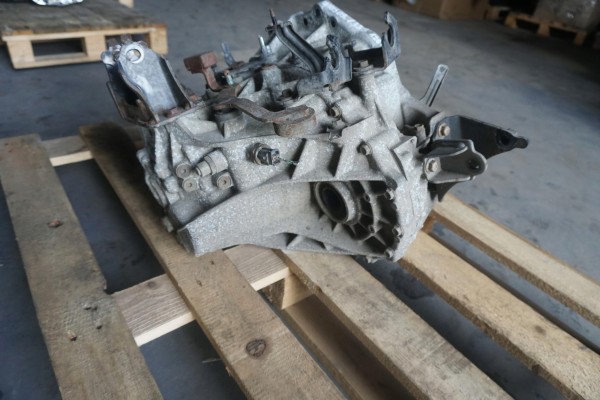 TOYOTA AURIS AND E15 TRANSMISSION 1 33B 6SPEED 3030002160 EC60 Catalog number of the original 3030002160 3030012C60 3030012D30