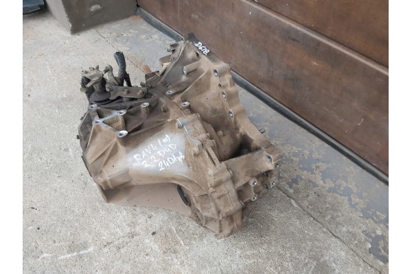 Toyota Rav4 III 2 2 D4D LIFT manual transmission 2011r Transmission type manual