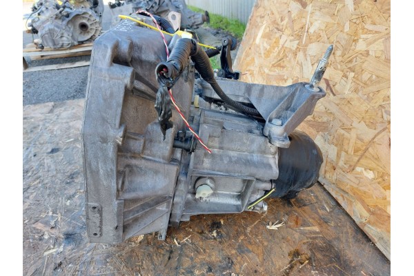 GEARBOX NISSAN JUKE AND 10 20 1 6 16V JR5339 Transmission type manual