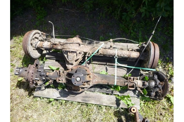Toyota Land Cruiser FJ60 1986 bridge front bridge rear