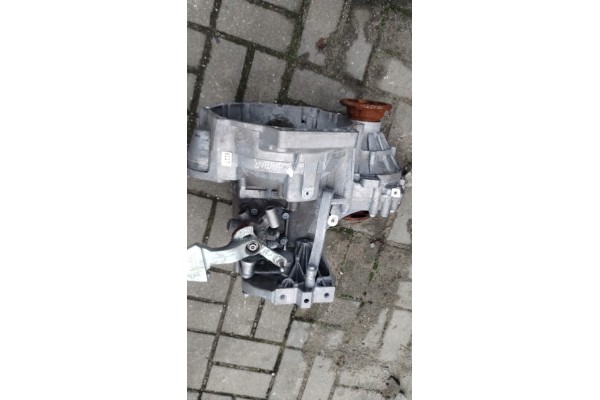 MANUAL TRANSMISSION SKODA KAMIQ 6 SPEED UJA