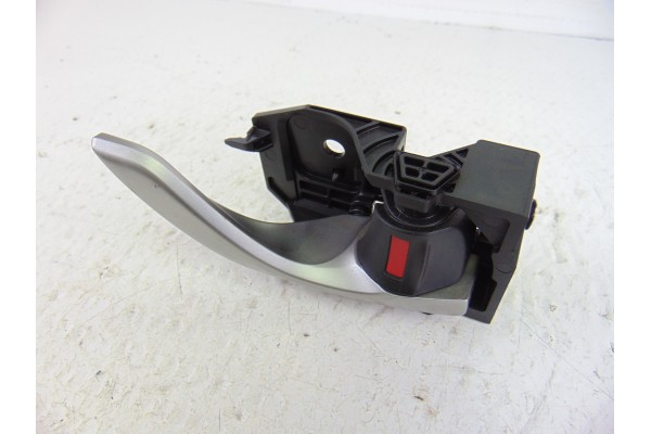  MANETA INTERIOR TRASERA DERECHA MAZDA 3 BERLINA / SEDÁN (BM/BN) Luxury 2014 201080 MAZDA - 2