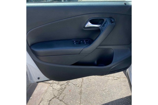 VOLKSWAGEN POLO V (6R1) GTI