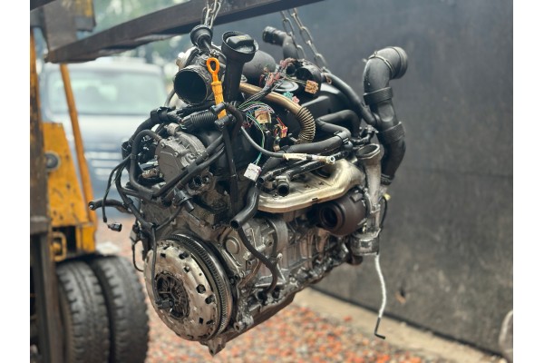 VW T5 ENGINE 2 5 TDI 131KM AXD COMPLETE WITH ACCESSORIES READY TO PUT ON Car type cargo vans passenger cars