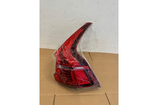 REAR RIGHT BODY LAMP VOLVO XC60 2018 OE 31689690 Installation side right