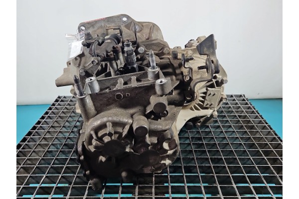 GEARBOX L8 J HYUNDAI TUCSON AND 2 0B 16V 2WD Car type passenger cars