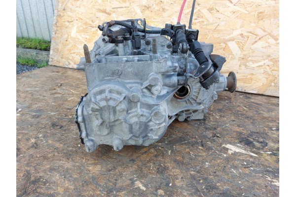 GEARBOX HYUNDAI TUCSON SPORTAGE II 04 10 2 0 16V L4J L4 J 4x4 Car type passenger cars