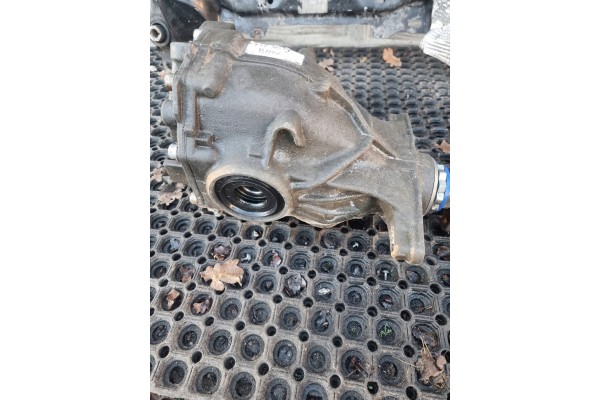 BMW 5 G30 G31 F10 F11 REAR BRIDGE DYFER 7573819 Catalog number of the part BMW 5 G30 G31 F10 F11 MOST TYLNY DYFER 7573819