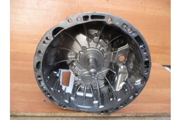 MERCEDES SPRINTER 906 2 2 CDI GEARBOX A9062610303 A9062610003 Part manufacturer Mercedes Benz OE