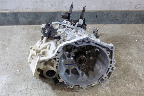 gearbox 31115 0D111 A stbdb 50tys km TOYOTA YARIS III 1 5 VVTI
