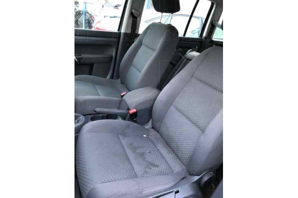 VOLKSWAGEN TOURAN (1T1) Advance