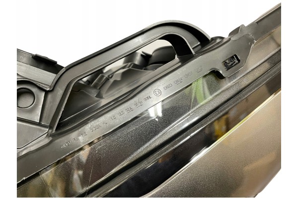 HEADLIGHT PEUGEOT 3008 5008 09 LE WITH HEAT Additional information adjustment motors included