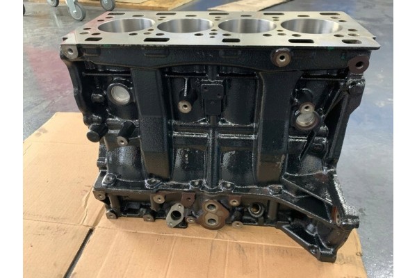 ENGINE BLOCK 2 5 DCI G9U Renault Trafic 2001 10r 100 150HP denomination as new Catalog number of the original Nissan Interstar P