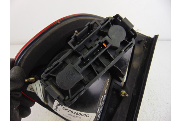 PILOTO TRASERO DERECHO SEAT CORDOBA BERLINA (6K2)