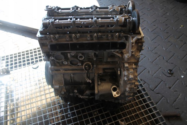 ENGINE BARE POST MERCEDES 10TYS KM 654 920 Part manufacturer no brand