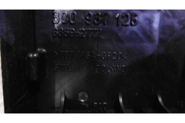 3C0937125 CAJA RELES / FUSIBLES VOLKSWAGEN PASSAT CC (357) Básico 2010 3C0937125 157548 VOLKSWAGEN - 3