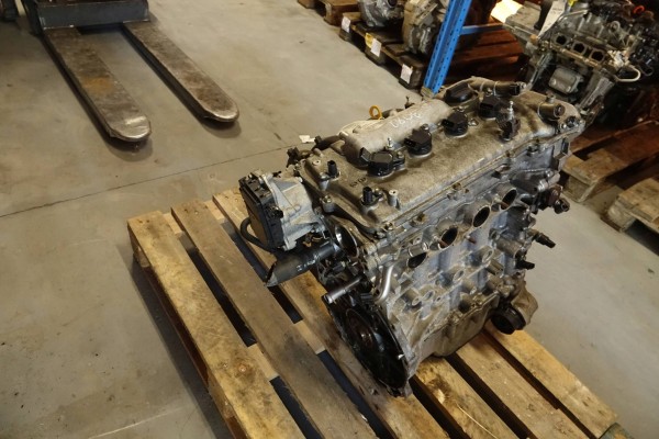 ENGINE TOYOTA VERSO AVENSIS T27 AURIS 1 8 2ZR FAE Car type passenger cars