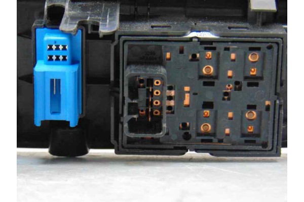 MANDO ELEVALUNAS DELANTERO IZQUIERDO OPEL KARL