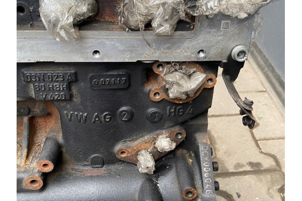 Motor VW 2.0 TDI DCY sin accesorios ni inyectores, 100,000 km