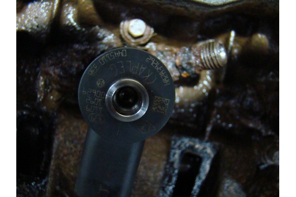 ENGINE BARE POST HIT VIVARO 2 0 M9R786 M9R 786 226 THOUSAND KM Part manufacturer Renault OE